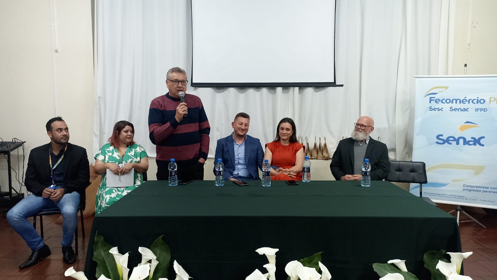 Presidente da Câmara Mariano Vicente Tyski e Vereador Zerico Nepomoceno Participam da Formatura do Curso de Massagista em Rio Azul